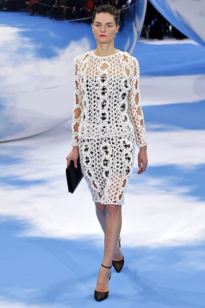 Look 24